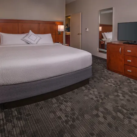 Courtyard By Marriott Dulles Town Center-3