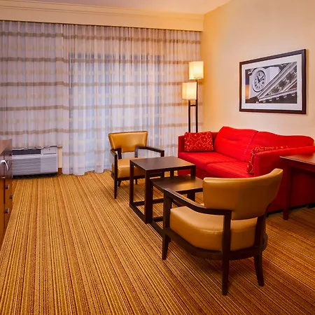 Courtyard By Marriott Dulles Town Center-2