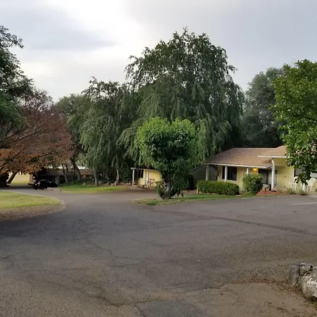Lazy J Ranch Motel-2