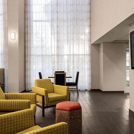 Hampton Inn & Suites State College At Williamsburg Square-3