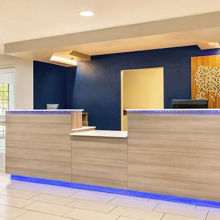Microtel Inn & Suites By Wyndham New Ulm-2