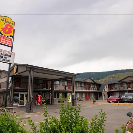 Super 8 By Wyndham Kamloops East-3