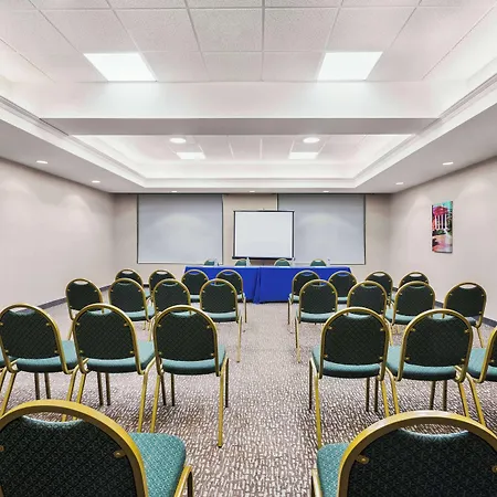 Hampton Inn Quakertown-3