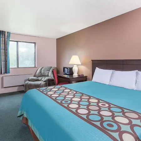 Super 8 By Wyndham Austin Mn-2