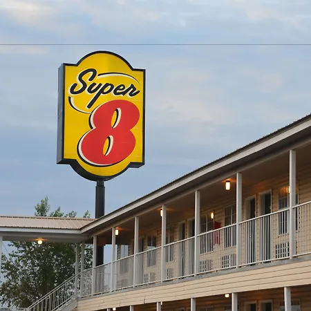 Super 8 By Wyndham Madison-2