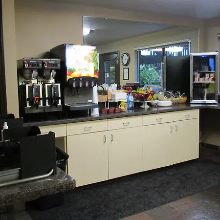 Pepper Tree Inn-2