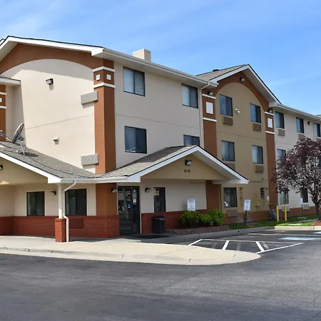 Super 8 By Wyndham Newport News/Jefferson Ave.-2