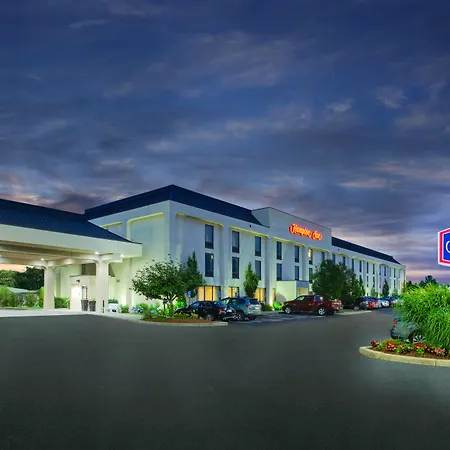 Hampton Inn Seekonk-3