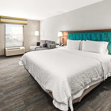 Hampton Inn Seekonk-2