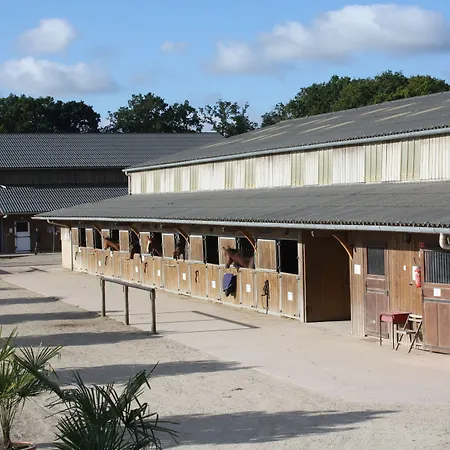 Les Ormes Domaine Et Resort-3