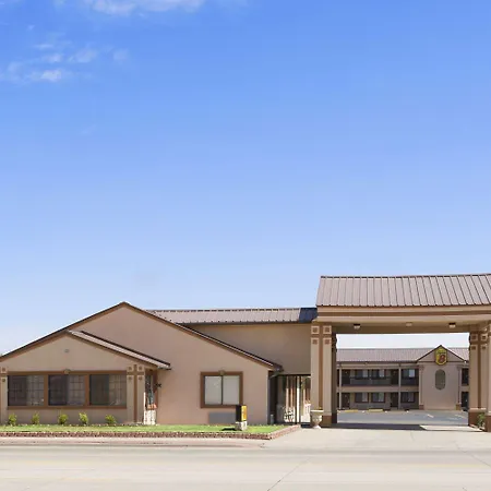 Super 8 By Wyndham Childress-3