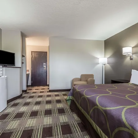 Super 8 By Wyndham Kimball-3