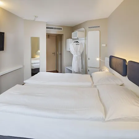 Hotel Welcome Inn-3