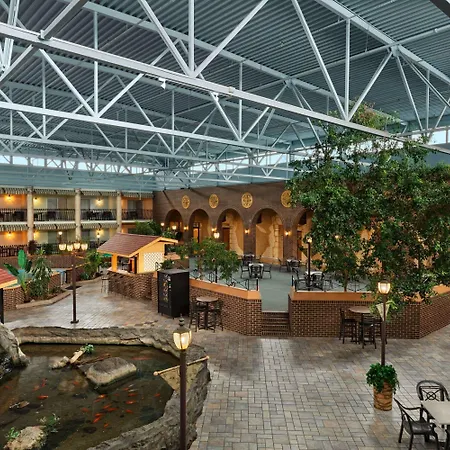 Ramada By Wyndham Fredericton-2