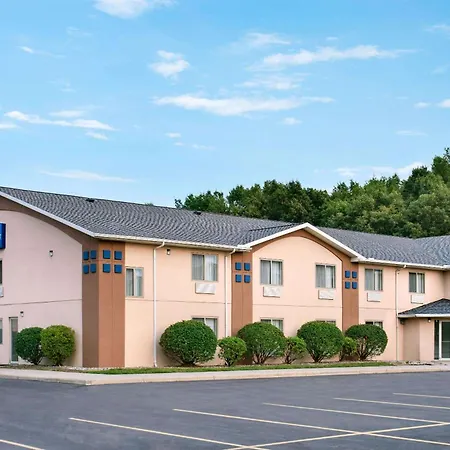 Baymont Toledo Airport Hotel Swanton-2