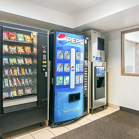 Motel 6-Sycamore, Il-2