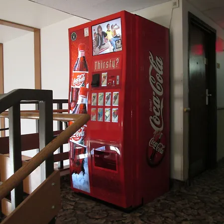 Super 8 By Wyndham Columbus-2