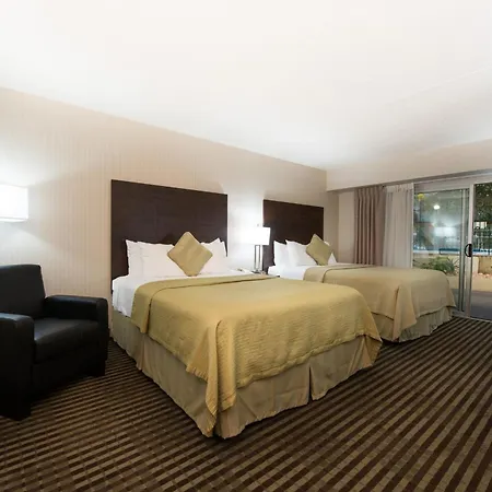 Victoria Inn Hotel & Convention Centre Brandon-2