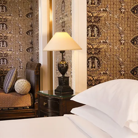 Hotel Des Grands Hommes-3