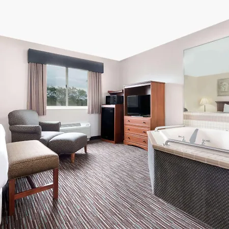 Baymont By Wyndham Columbus/Rickenbacker-3