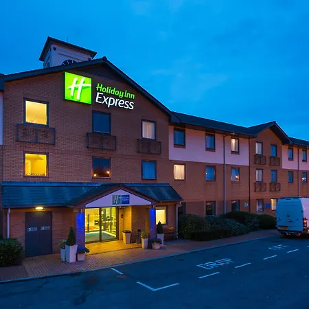 Holiday Inn Express Swansea East By Ihg-3