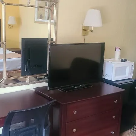 Travelodge By Wyndham Airport Platte City-3