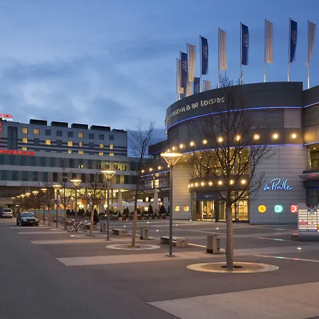 Ramada Encore By Wyndham Geneva-3