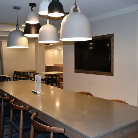 Fairfield By Marriott Youngstown/Austintown-3