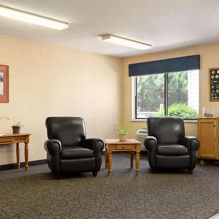 Travelodge By Wyndham Morrill-3