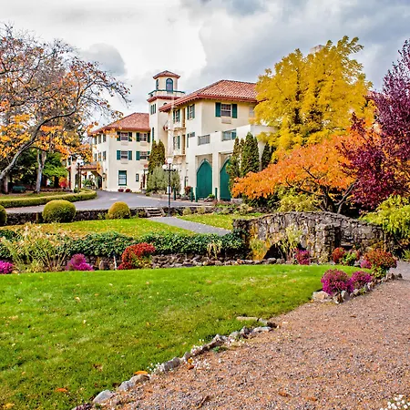 Columbia Gorge Hotel & Spa-3