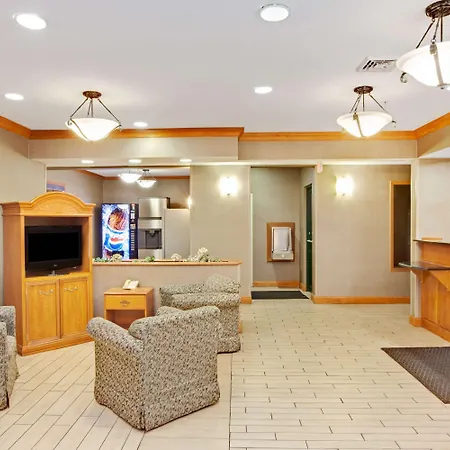 Super 8 By Wyndham South Bend-3