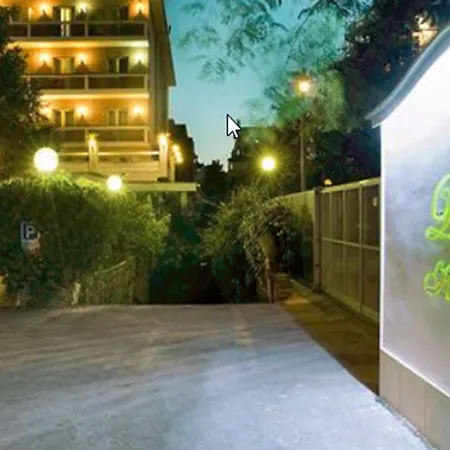 Pinewood Hotel Rome-3