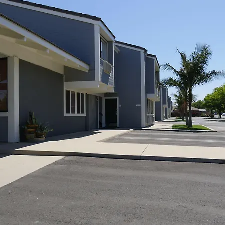 Inn At Highway 1-2