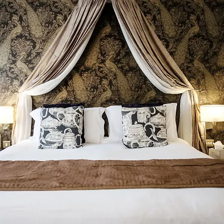 The Mad Hatter Hotel-3