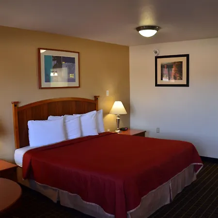 Howard Johnson By Wyndham St. George Hotel & Suites-3
