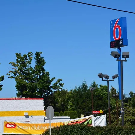 Motel 6-Chicopee, Ma - Springfield-3
