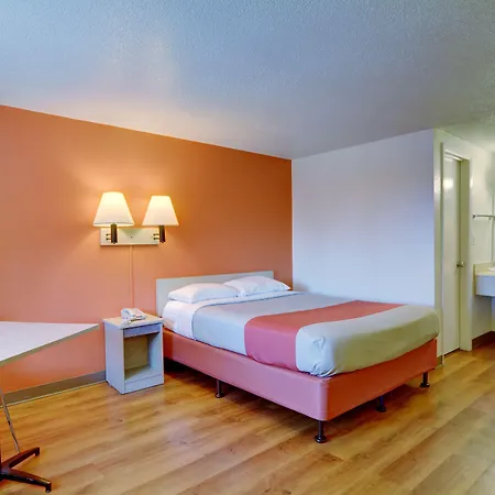 Motel 6-Chicopee, Ma - Springfield-2