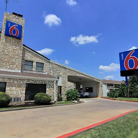 Motel 6 Austin, Tx - Central Downtown Ut-2