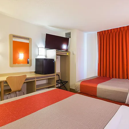 Motel 6-Whitby, On - Toronto East-3