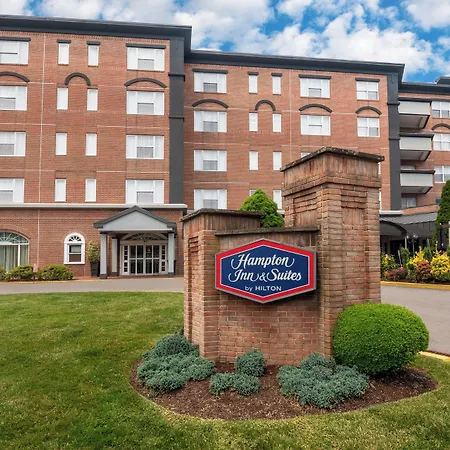 Hampton Inn & Suites Stamford-2