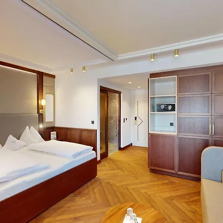 Hotel Alexanderhof-3