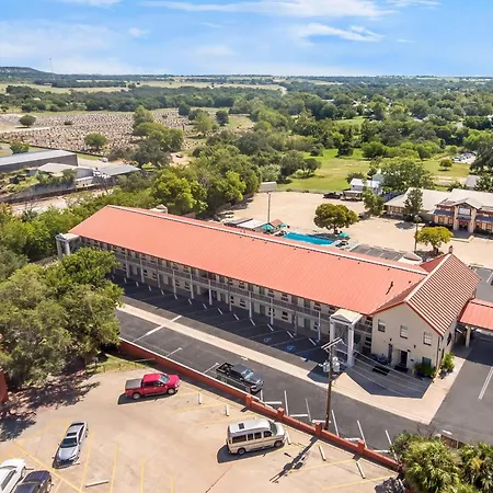 Super 8 By Wyndham Fredericksburg-3