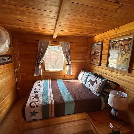 Katie'S Cozy Cabins-3