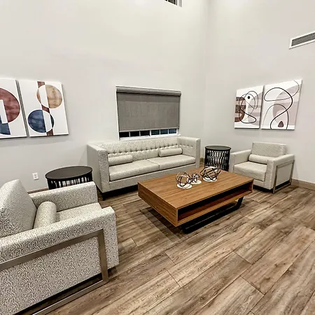 Estherville Hotel & Suites-2