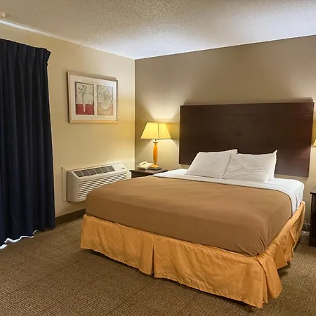 Clinton Inn & Suites-2