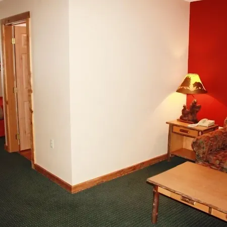 The Lodge At Crooked Lake-3