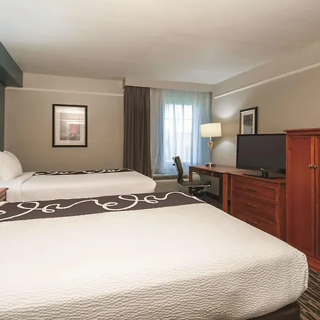 La Quinta Inn By Wyndham San Antonio Brooks City Base-2