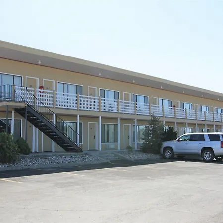 Super 8 By Wyndham Wells-2