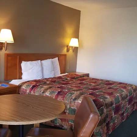 Travelers Inn & Suites-3