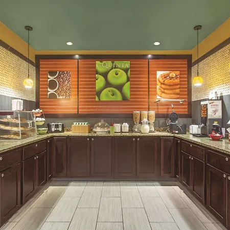 La Quinta By Wyndham Elizabethtown-3
